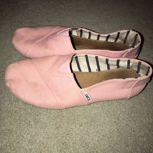 Toms